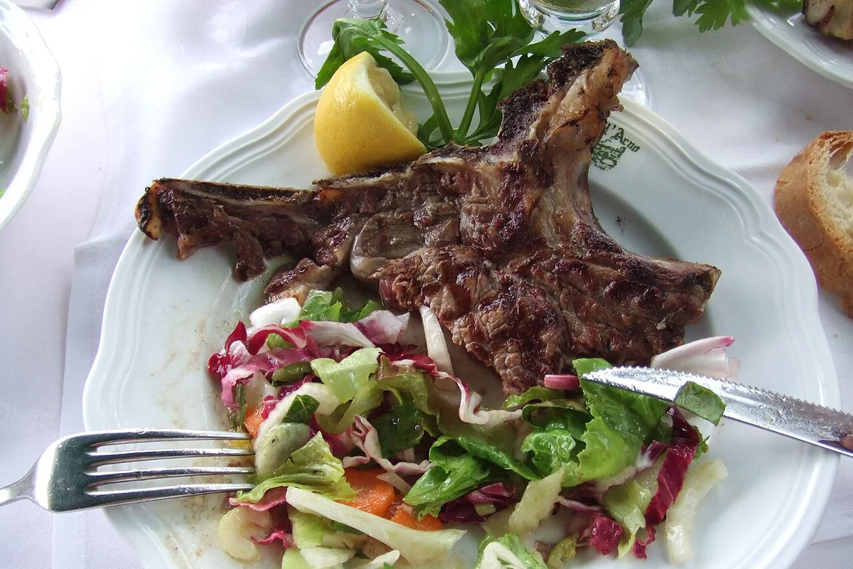 Sagra della Bistecca Chianina a Cortona: Grigliate di Carne, Mercatino Agricolo e Musica